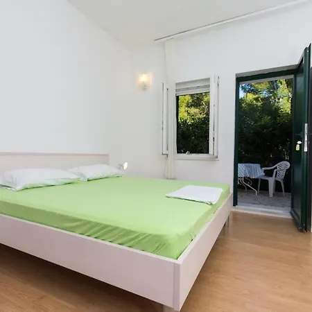 דירה By The Sea Arbanija, Ciovo - 10340 טרוגיר