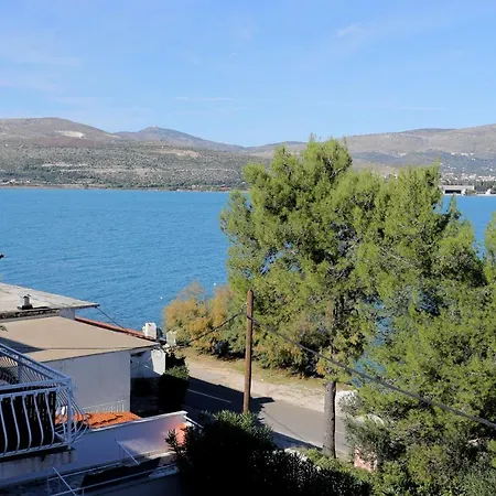 Apartamento By The Sea Arbanija, Ciovo - 10340